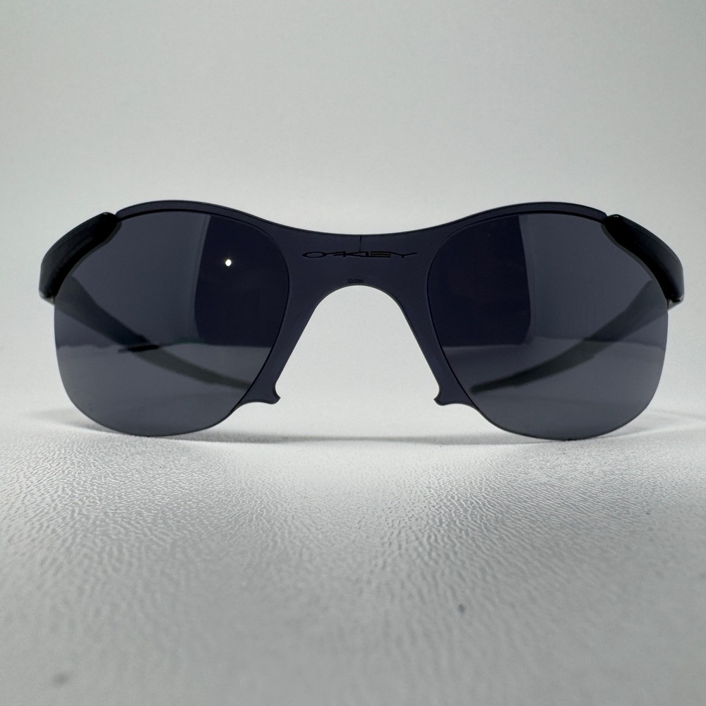 Vintage Y2K Oakley Sunglasses Black Frame Lightweight Sport